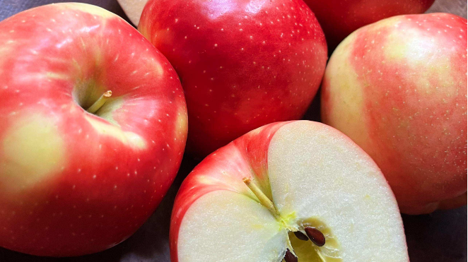Organic Sweet Tango Apple - EACH